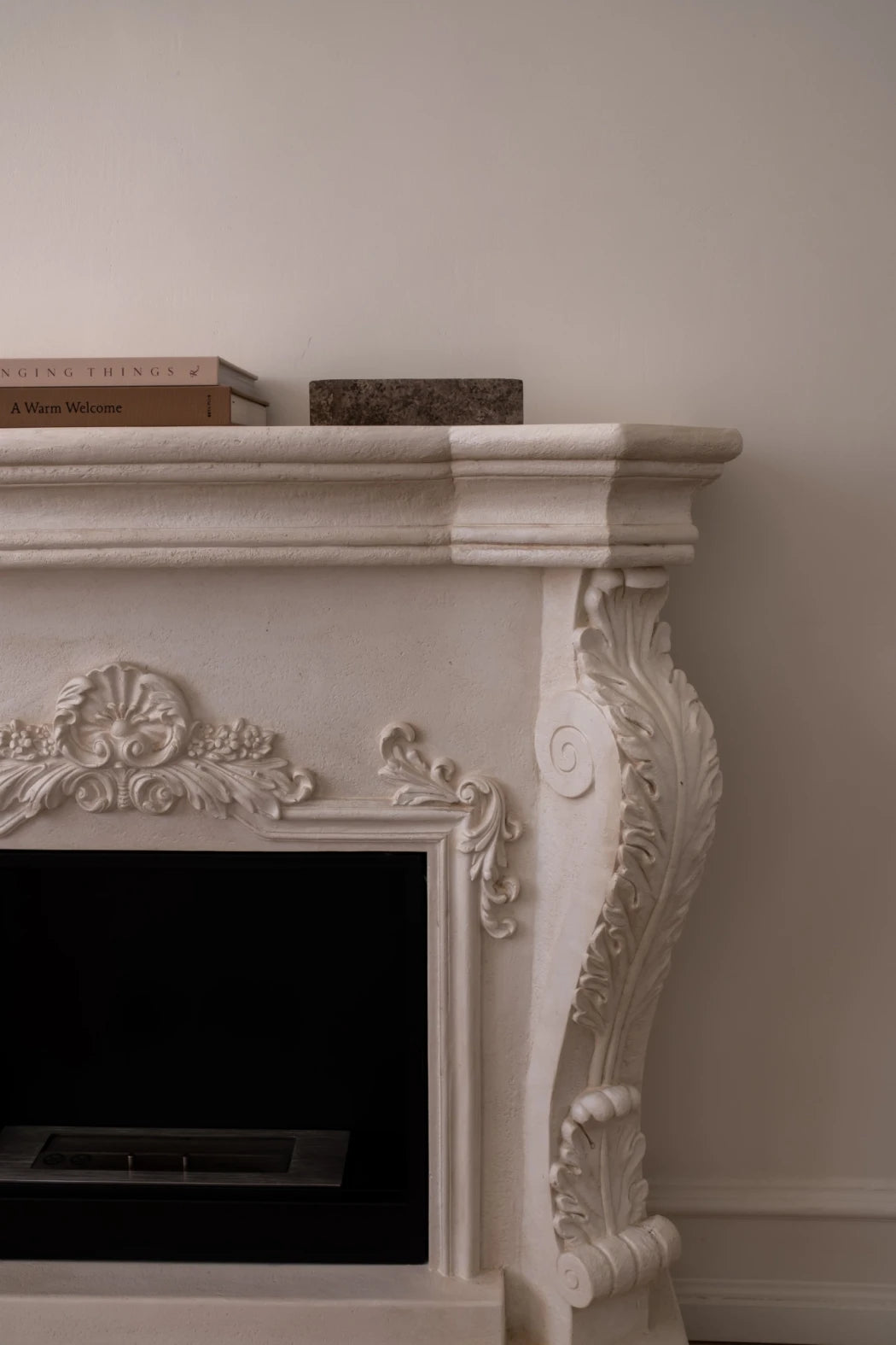 Ymir Fireplace Suite – Bioethanol Insert