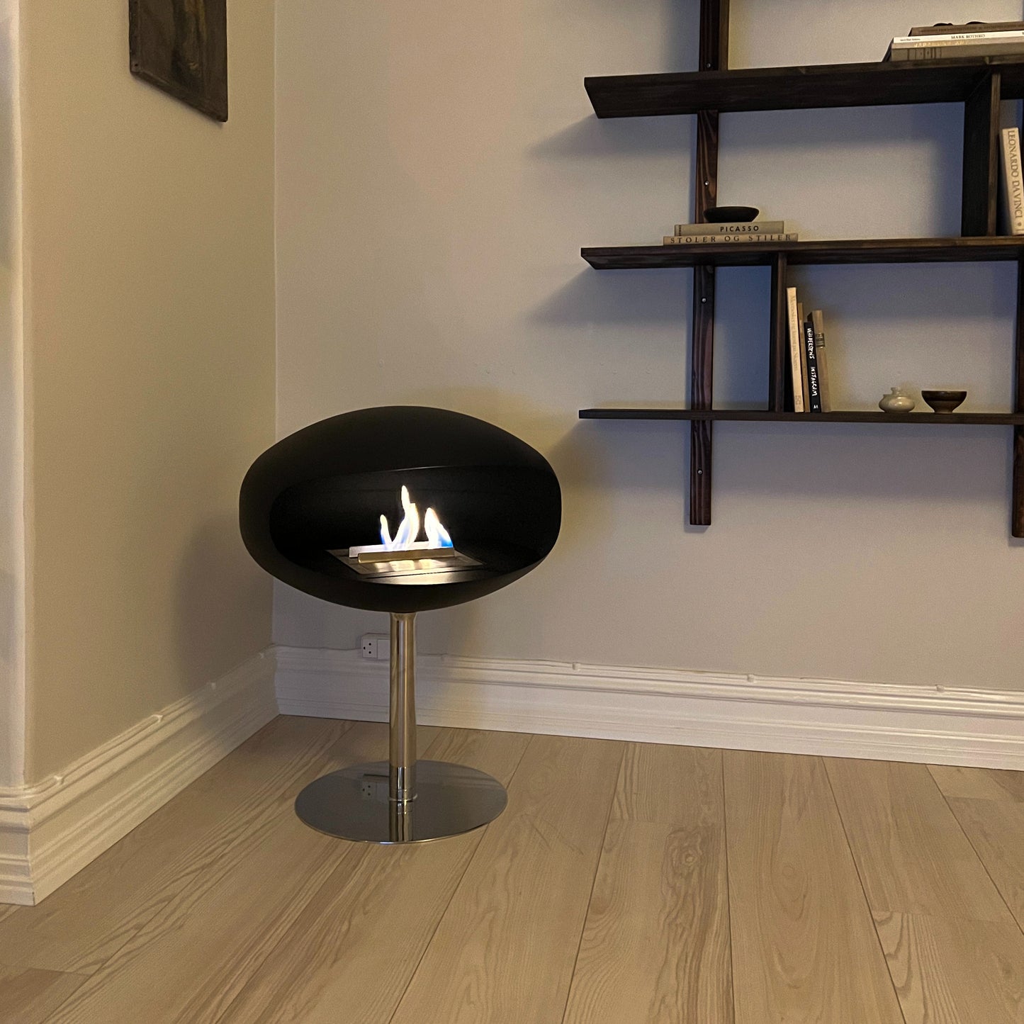 Cocoon Pedestal - Black with Steel Base