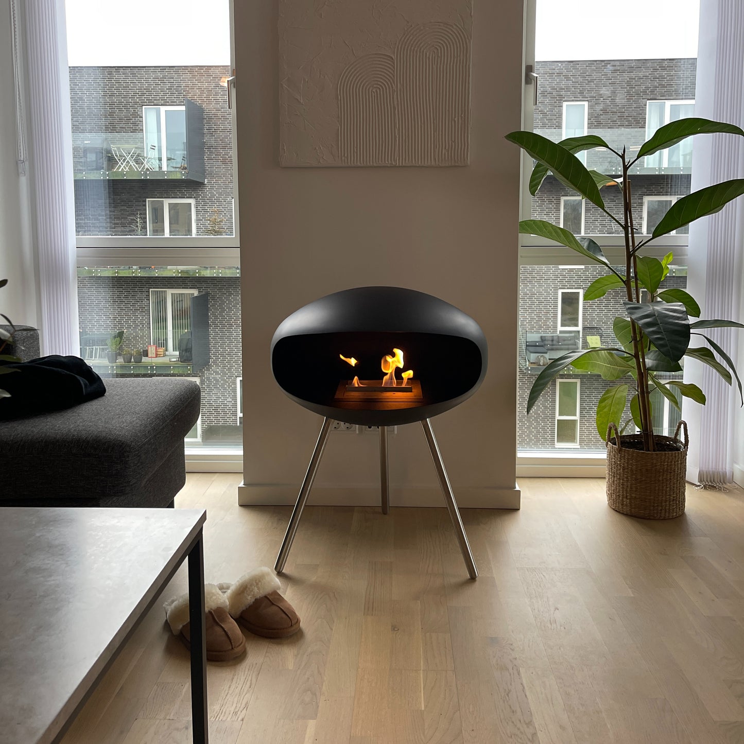 Cocoon Terra - Black with Steel Legs