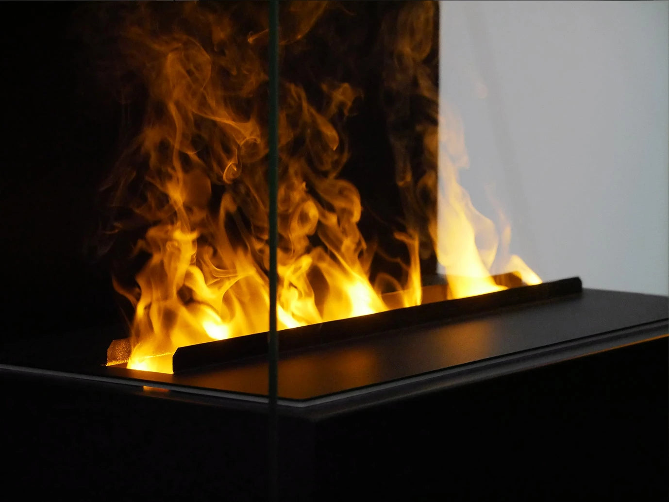 Yosemite - Wall-Mounted Water Vapour Fireplace - Black